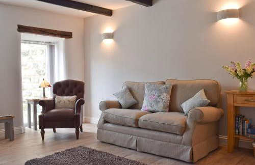 Cooper Cottage - Photo 2