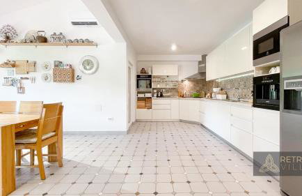 Villa Eleona with private pool and garden - Photo 31