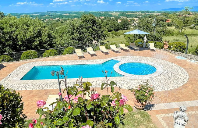 Pool, Jacuzzi and Events Room - Charming Villa in Umbria - Sleeps 24 - Lake View - Foto 72