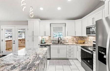 Family Home in Oakwood, 12 Mins to Campus, Patio, Washer Dryer, 2 Bathrooms, Utilities and Internet Included, Great for Students or Families, Charming Oakwood-Lincoln Park Home, 10 Walk to Dining, 24 Hour Hospitality Team - Foto 4