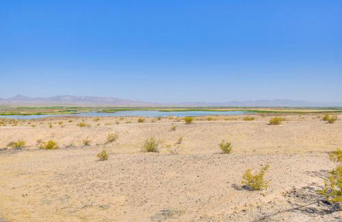 5 Mi to River Topock Boating and Off-Roading Oasis! - Foto 26