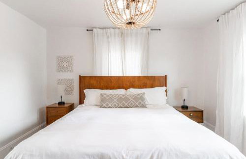 6 Bedroom Duplex Sleeps 14 Close to Lucas Downtown - Photo 35