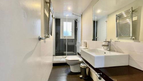 BarcelonaForRent The Sagrada Penthouse - Foto 3, Shower