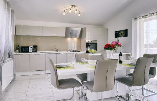 Apartment With Modern Decor and Spacious Garden, 3 km From the Beach - Foto 22