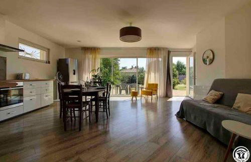 Gite L'Entraxe très lumineux au cœur de Saint Didier - Foto 1