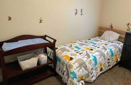Family friendly 4-bdrm 3.5 bath w guest suite - Foto 2