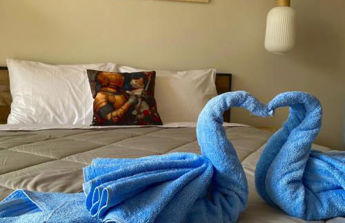 SEAL of Knight - Castle View - Downtown near the Beach - Photo 4