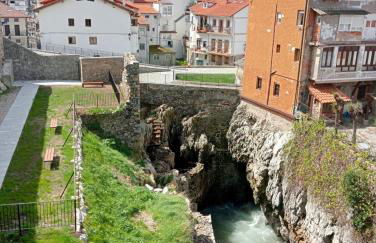 El Patio de Vespasiano-Calera- vistas a la iglesia junto al puerto - Photo 33
