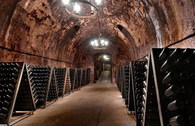 Luxurious Villa in Lombardy with Garden & Hot Tub - Photo 39