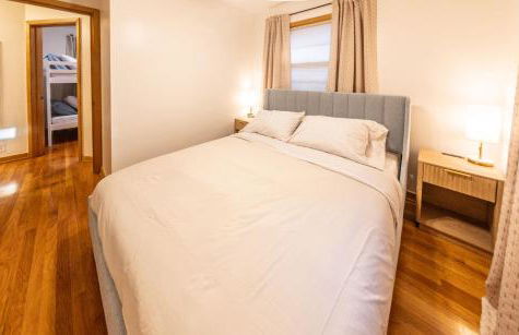 Family Retreat with Hot Tub, Game Room & Prime Location - Foto 14