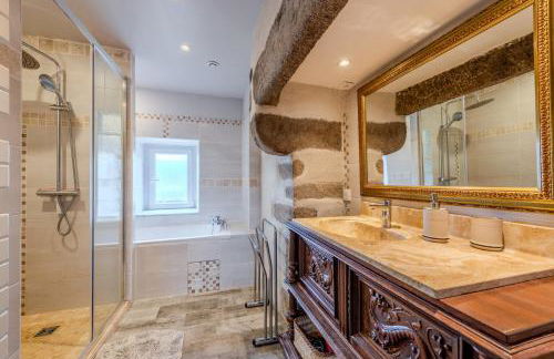 Le gîte de Saint Mathieu, longère pleine de charme au bout du monde ! jacuzzi extérieur vue sur la campagne, salle de billard - Photo 16