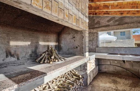 Awesome Home In Unesic - Foto 19
