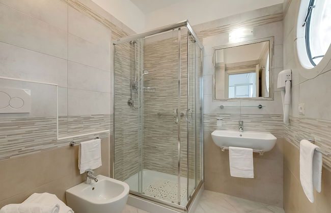 Le Onde Apartment 5 With Pool and Sea - Foto 9