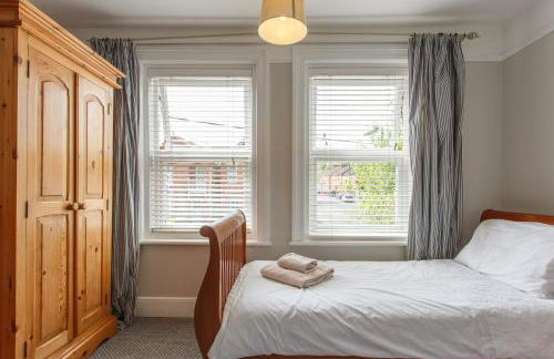 Executive Victorian House - Photo 8