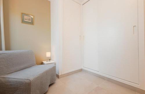 Holiday home with large sunny terrace, Costabella - Foto 23