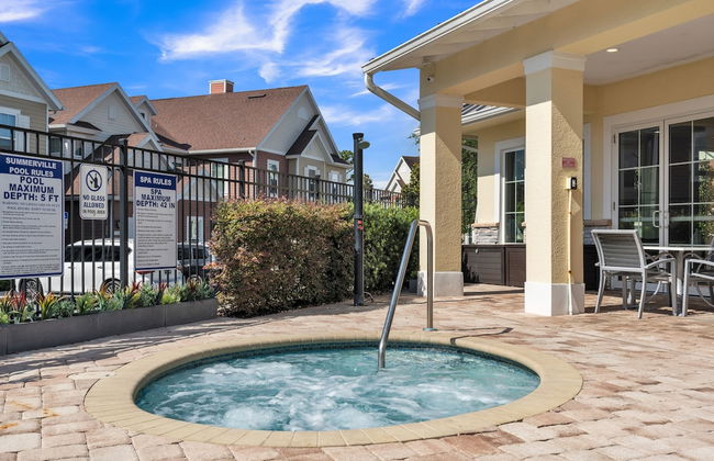 Elegant Townhome Near Disney â Private Suites! 4 Bedroom Townhouse by RedAwning - Photo 19