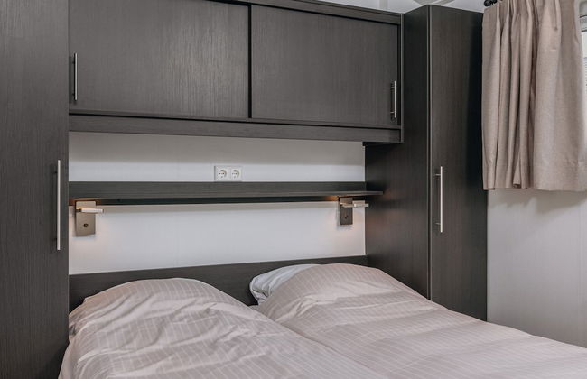 Chalet With Private Jetty - Photo 2