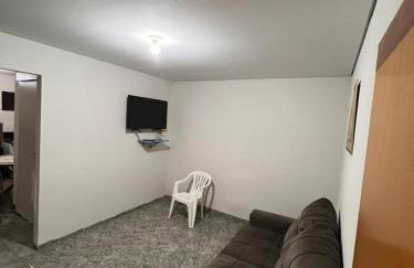 Casa próximo a UFR - QUARTO SALA E COZINHA EQUIPADA - Foto 3