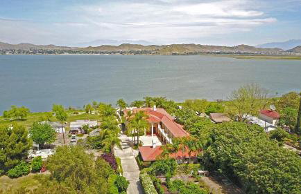 Lakeside Mansion Waterfront 34 beds Boat ramp - Foto 49