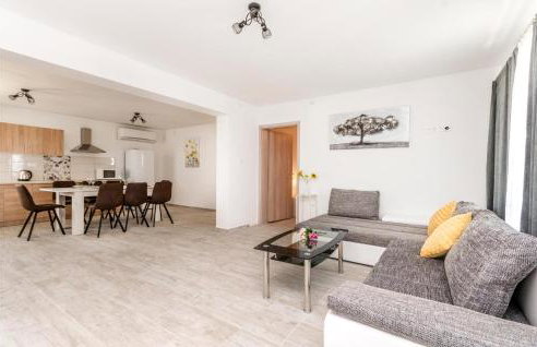 7 Bedroom Awesome Home In Polaca - Foto 24