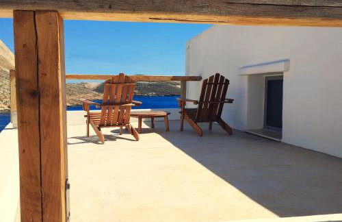 PANORMOS ART Beachfront Suites - Photo 38