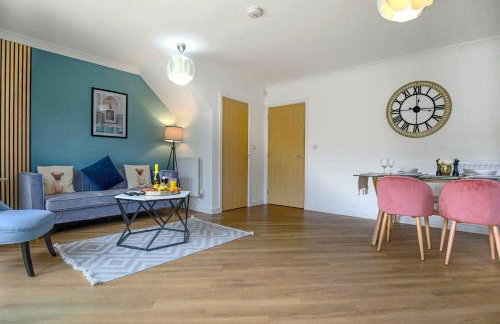 Middleton House with Free Parking, Fast-Wifi, SmartTV and Garden by Yoko Property - Photo 3