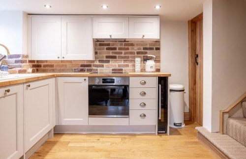 New Listing - Lavender Cottage with Log Burner Dog Friendly - Foto 9