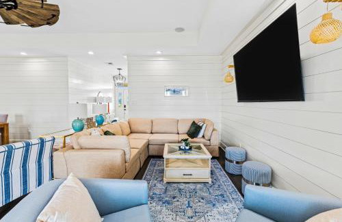Bring Your Boat! Lake Charles Home w/ Dock & Lift - Foto 3