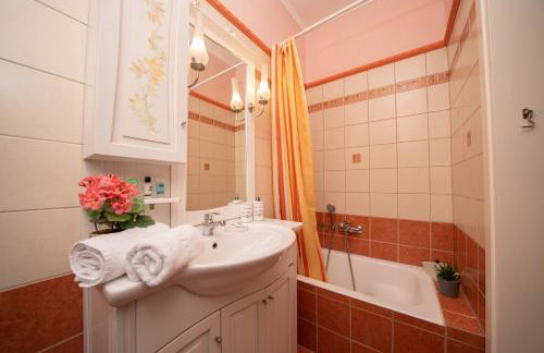 Villa Regina -Hidden Eden with Treehouse & Heated Pool - Foto 28