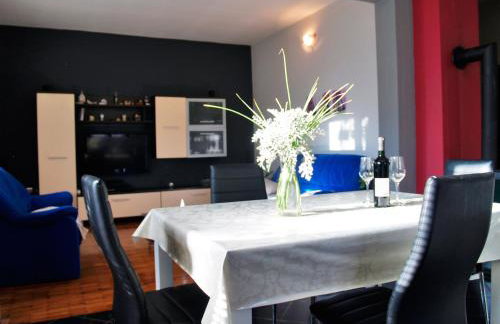 Schöne Ferienwohnung mit Terrasse, Roses - Photo 47