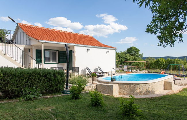 Serene Retreat Holiday Home With Pool - Foto 24