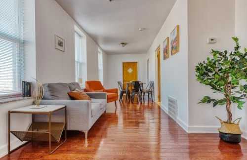 Stairway 3BR Apt w W D Ideal for Groups - Foto 22