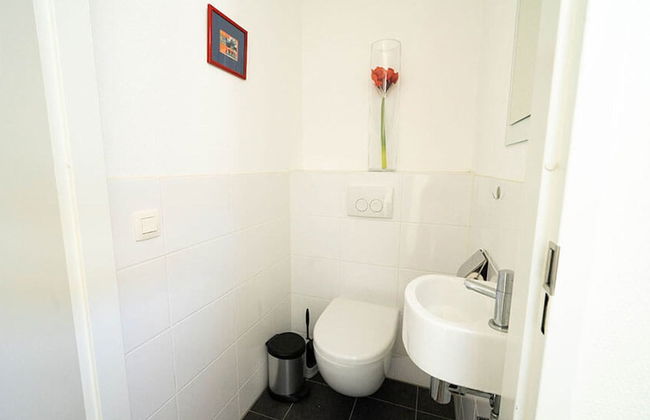 Scenic Stay by the Water - Foto 10