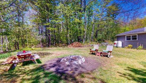 Hike, Fish, Ski! Coos Canyon Lodge in Maine - Foto 2