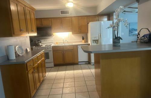 Private Pool & Yard Mins to Dining & University - Foto 53