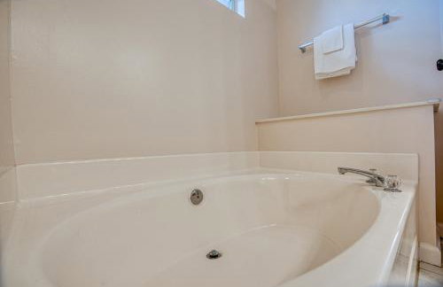 Three Bedrooms - Golf Cart and Amenity Cards Available - Foto 31
