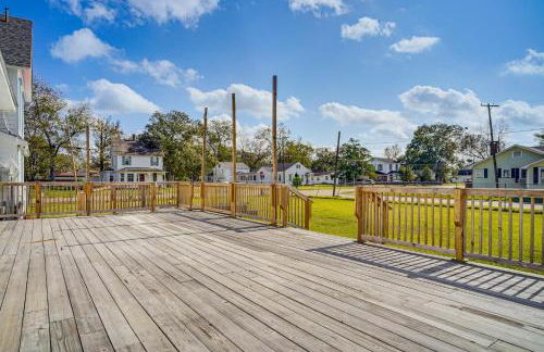 2 Mi to Gator Chateau Vibrant Home with Balcony - Foto 28