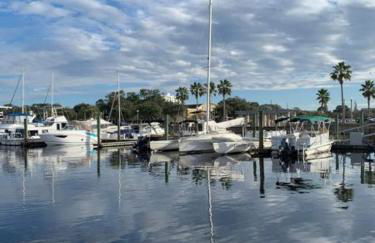 The Famous Houseboat in Sanford - Photo 4
