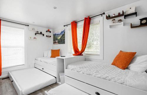 Sleeps 10, Indoor and Outdoor Theaters, Batting Cage, & Games! - Foto 33