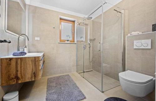 Villa Emely for 8 people near Porec with heated pool & jacuzzi - Foto 12