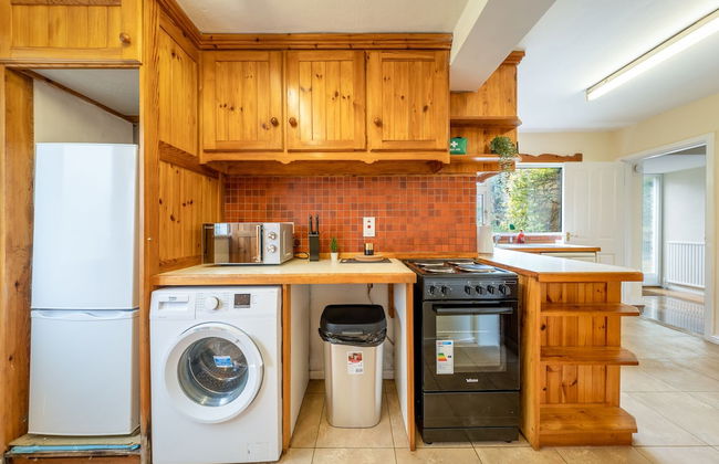 Pierocks Carver Entire House, Free Parking and Wi-fi in High Wycombe - Photo 24