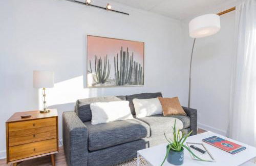 Music Row Retreat with Pool and Free Parking, Walk to Bars! - Foto 26