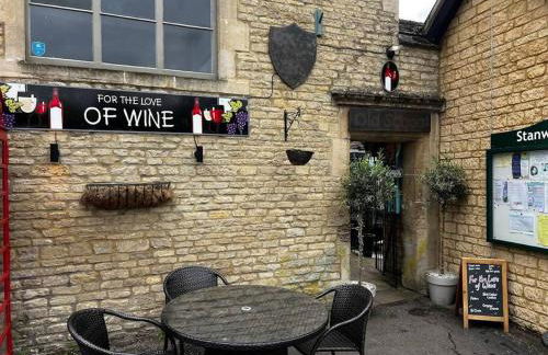 Petham Cottage Stanwick 2 bed sleeps 6 - Photo 28