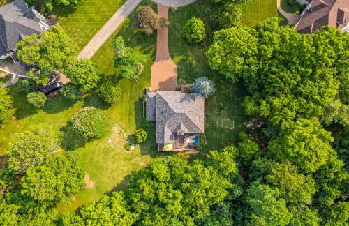 Updated and Spacious Home with Huge Yard Office and Decks - Foto 60