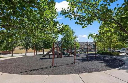 Unwind in Style in this stunning townhome retreat - Foto 7