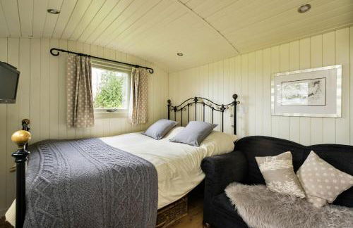 Finest Retreats - Hay and Hedgerow Glamping - Foto 12