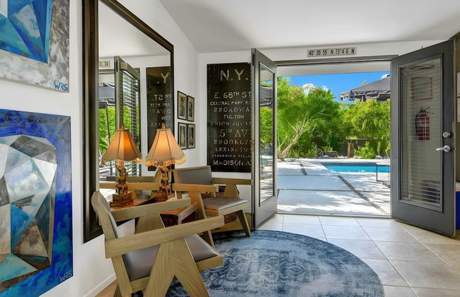 Modern Oasis w/ Pool, Patio Lounge, & Mountain Views Palo Verde by Avantstay - Foto 23