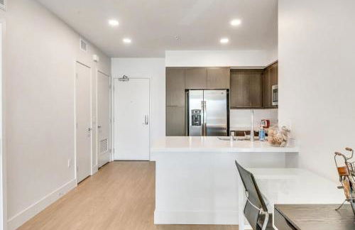 Stylish 2BR Near Dodgers Stadium by Oneluxstay - Foto 41