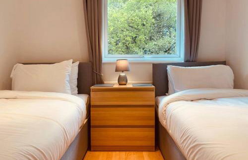 Comfy House with Parking for Multiple Vehicles - Foto 21