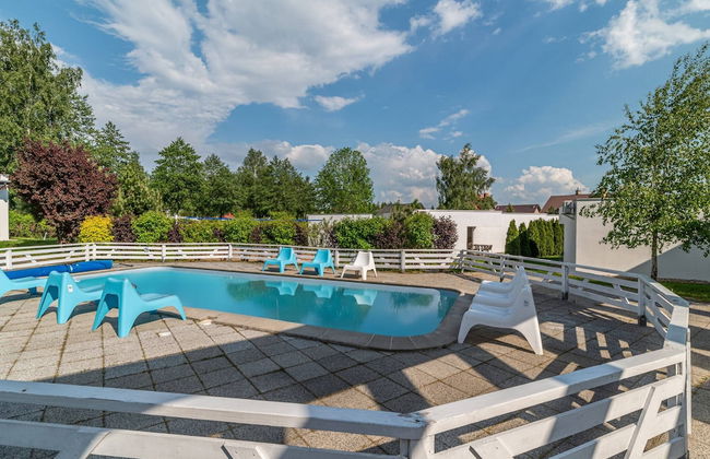 Holiday Homes With Pool, Close to the Beach - Photo 16